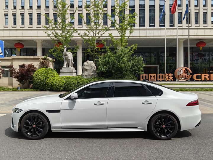 Jaguar XFL 2021 XFL 2.0 T P 250 4 WD — фото 7