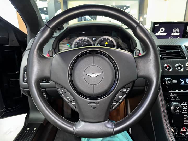Aston Martin DB 9 2014 6.0 L Carbon Black Coupe — фото 11