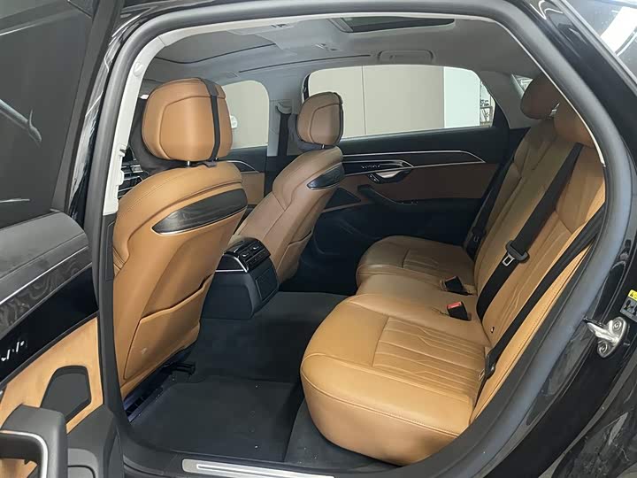 Audi A8 2023 A 8 L 45 TFSI quattro Luxury — фото 18