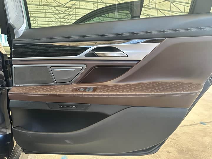 BMW 7-Series 2019 740 Li Leading M — фото 20