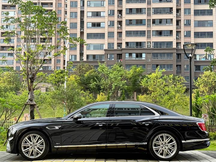 Bentley Flying Spur — фото 6