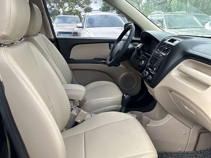 Kia Sportage — фото 9