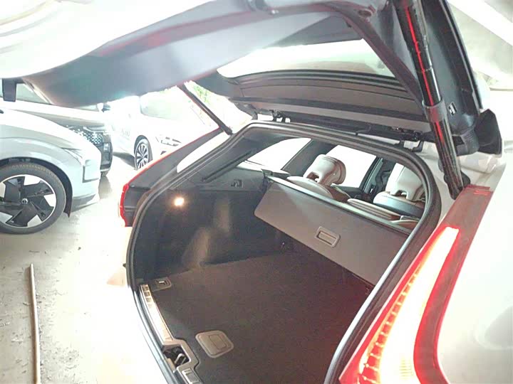 Volvo XC60 Hybrid 2025 Hybrid 4 WD — фото 19