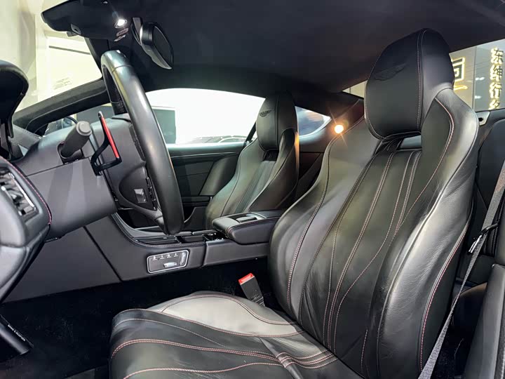 Aston Martin DB 9 2014 6.0 L Carbon Black Coupe — фото 9
