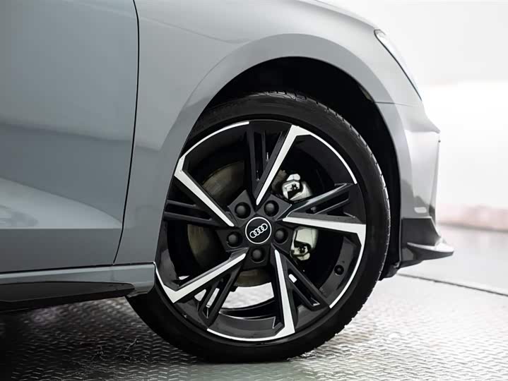 Audi A3 2024 Sportback 35 TFSI Sport — фото 19