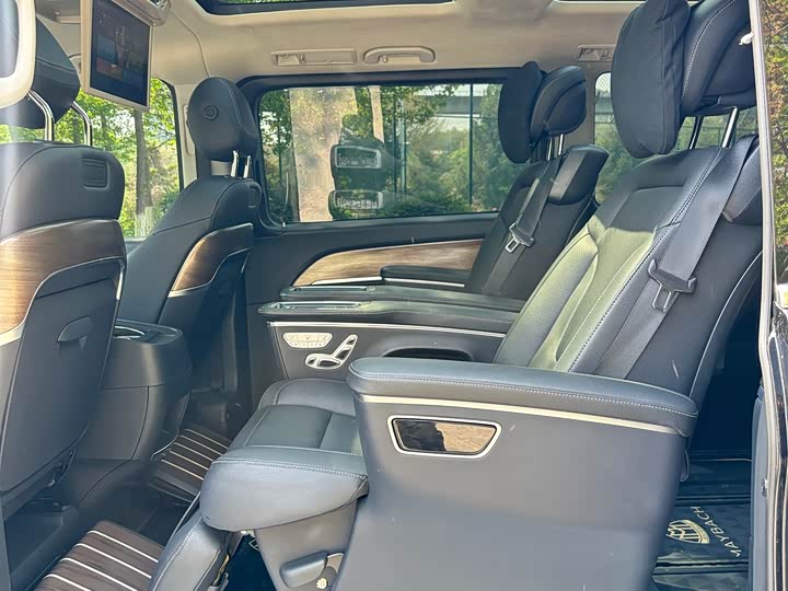 Mercedes-Benz V-Class 2022 V 260 L — фото 11