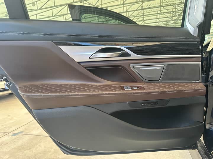 BMW 7-Series 2019 740 Li Leading M — фото 18