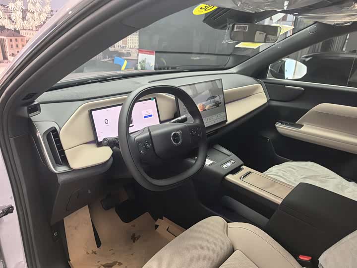 Volvo XC70 Hybrid 2026 4 WD Plus — фото 5