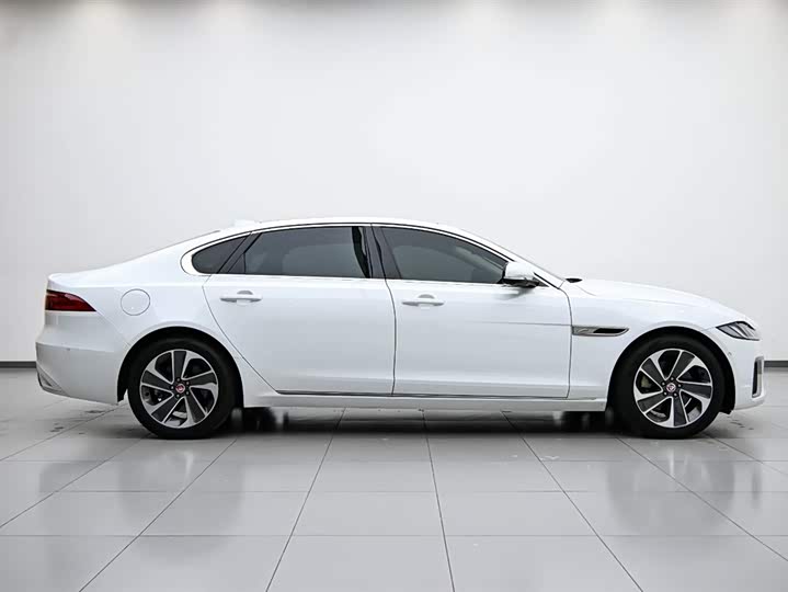 Jaguar XFL 2023 XFL 2.0 T P 200 2 WD — фото 6