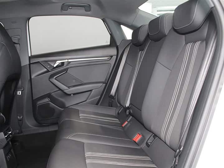 Audi A3 2024 A 3 L Limousine 35 TFSI Sport — фото 8