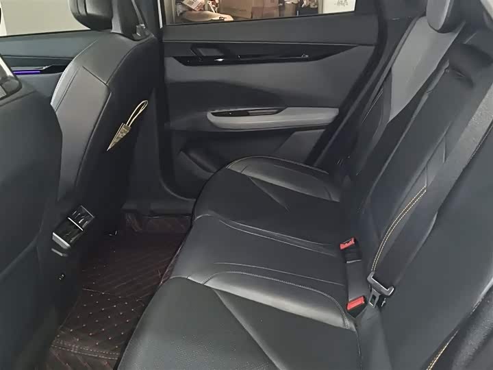 Changan UNI-V 2022 1.5 T Premium — фото 13