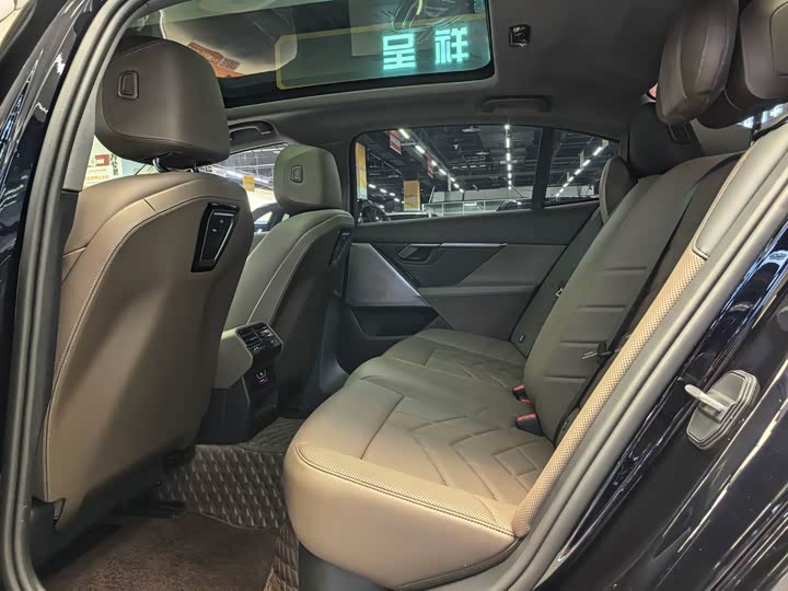 BMW 5 Series 525Li M спортпакет — фото 6