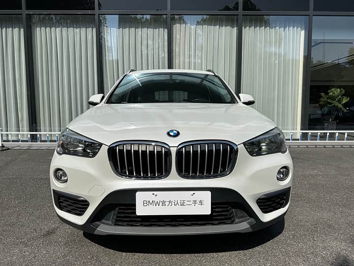 BMW X1 2019 s Drive 18 Li — фото 4