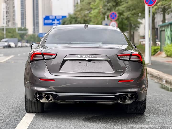 Maserati Ghibli 2021 2.0 T — фото 4