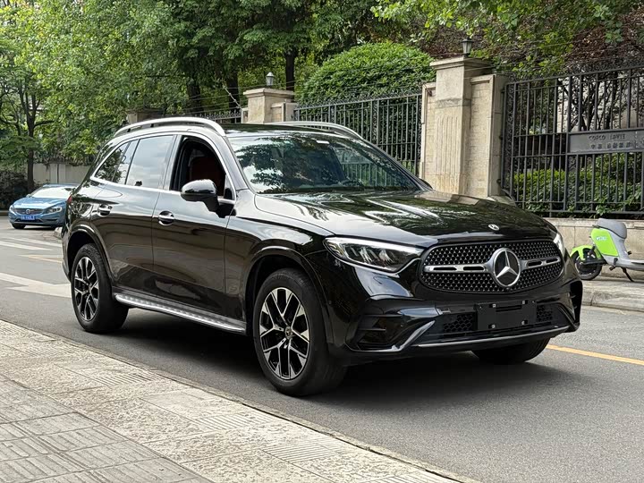 Mercedes-Benz GLC 2023 GLC 260 L 4 MATIC Luxury 7 — фото 3