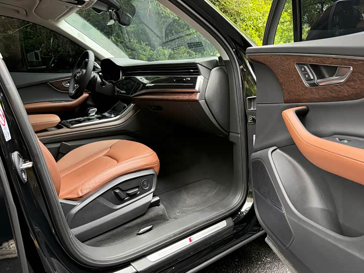 Audi Q7 2023 55 TFSI quattro S line Sport — фото 8