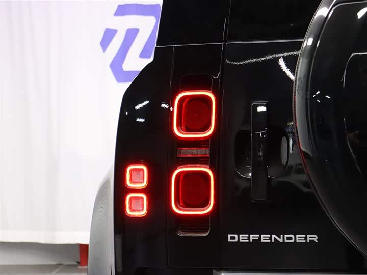 Land Rover Defender — фото 27