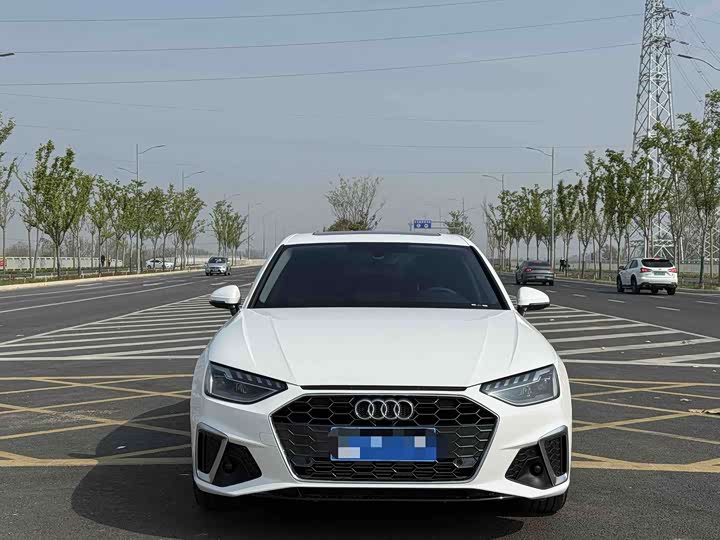 Audi A4L 40 TFSI стиль-динамик — фото 2