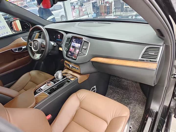 Volvo XC90 2024 B 5 — фото 10