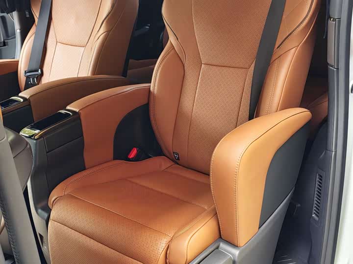 Toyota Vellfire — фото 8