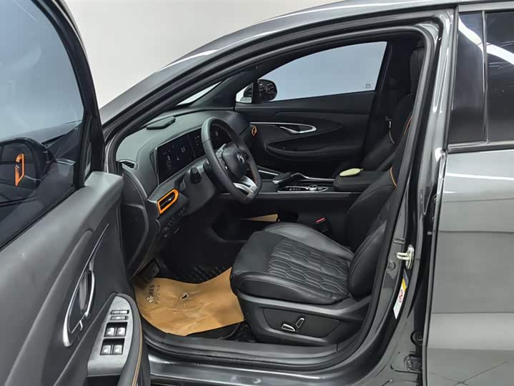 Changan UNI-T 2022 1.5 T Premium — фото 9