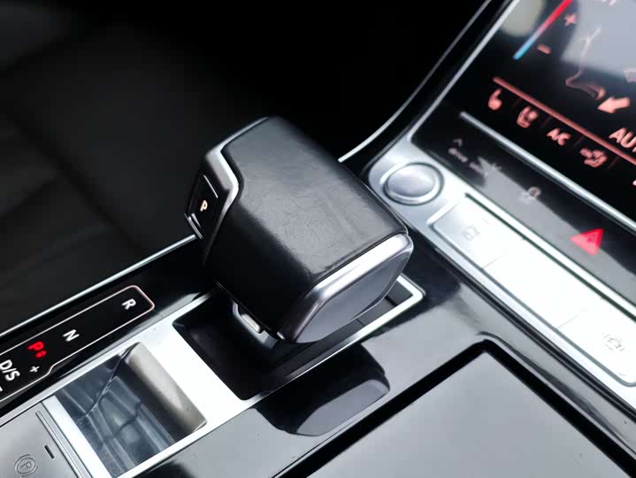 Audi A8 2019 Plus A 8 L 50 TFSI quattro Comfort — фото 13
