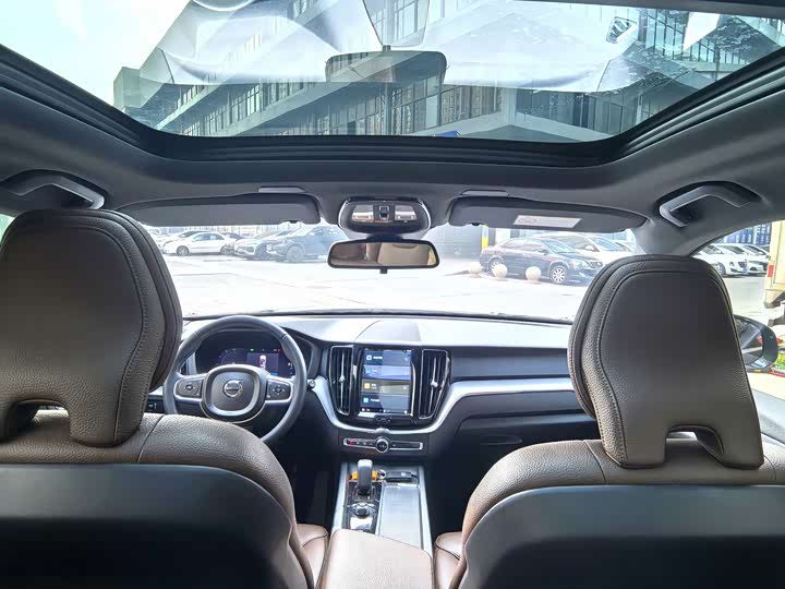 Volvo XC60 2022 B 5 4 WD — фото 6