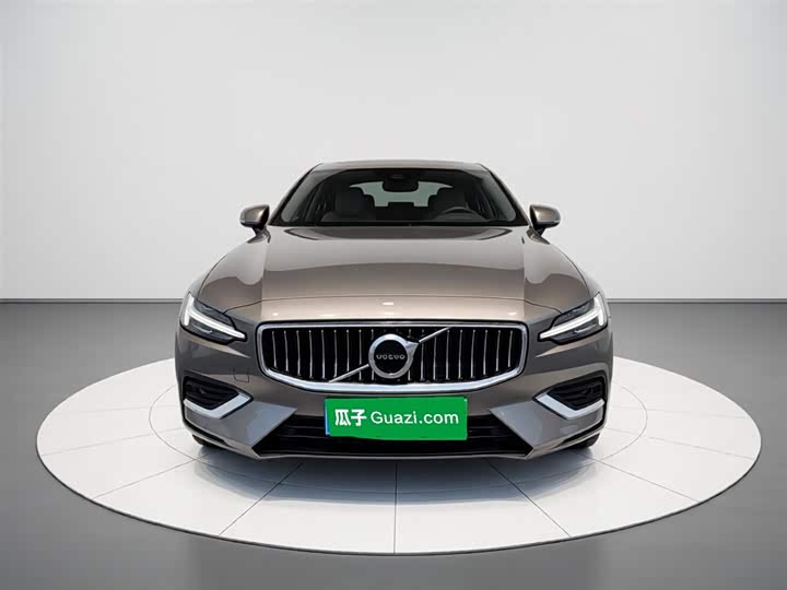 Volvo S60 2022 B 4 — фото 24