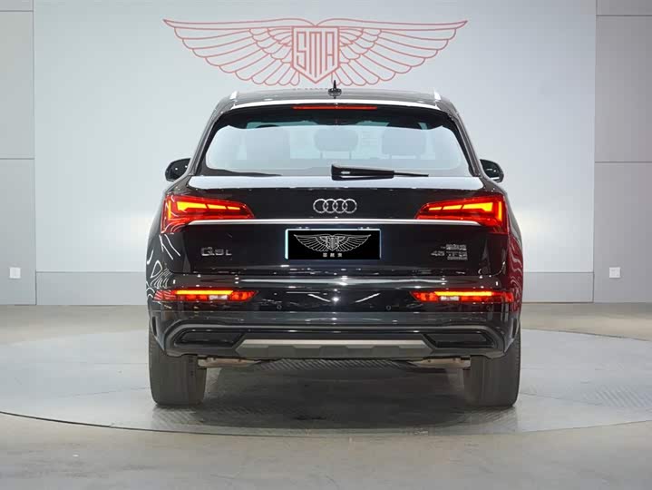 Audi Q5L 2022 45 T — фото 5