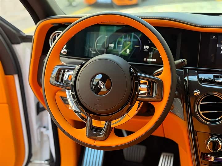 Rolls-Royce Cullinan — фото 11