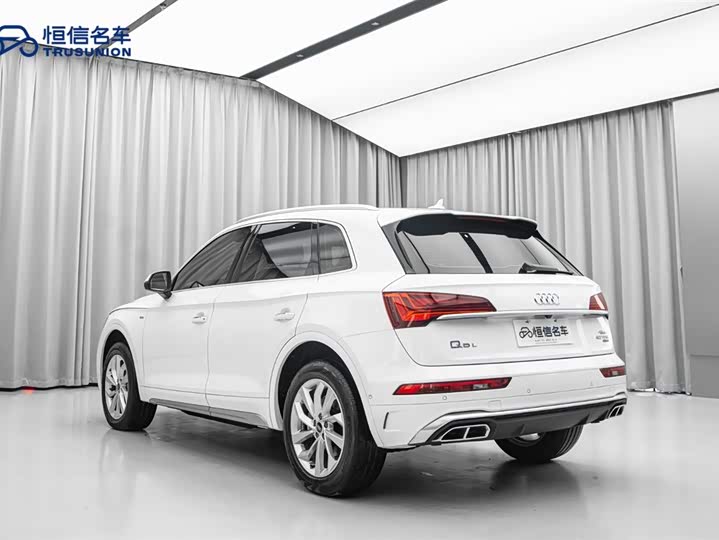 Audi Q5L 2022 40 T — фото 11