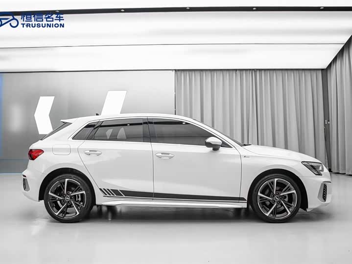 Audi A3 2024 Sportback 35 TFSI Sport — фото 8
