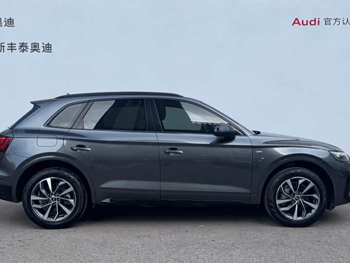 Audi Q5L 2023 40 T — фото 25
