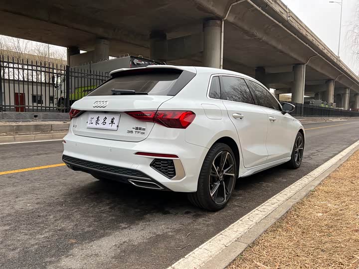 Audi A3 2024 Sportback 35 TFSI Sport — фото 10