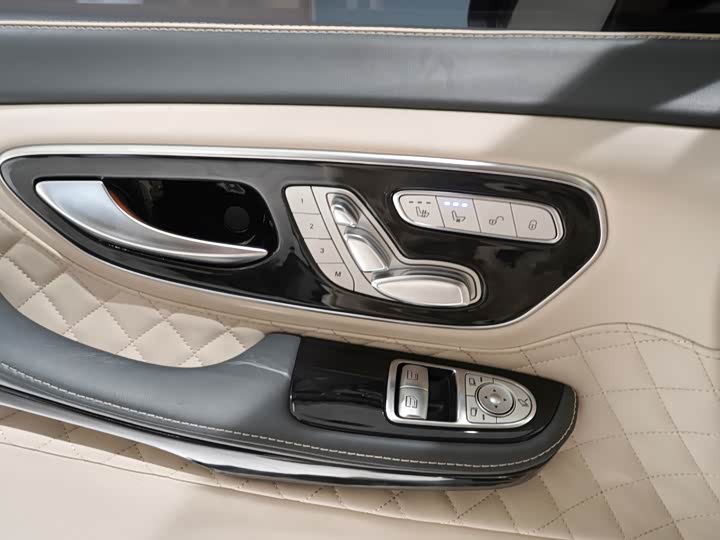 Mercedes-Benz V-Class 2018 V 260 L VI — фото 6