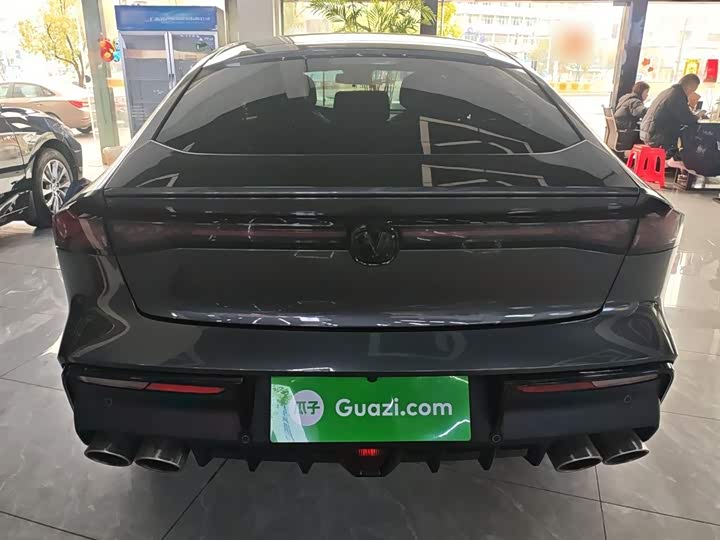 Changan UNI-V 2022 1.5 T Premium — фото 6