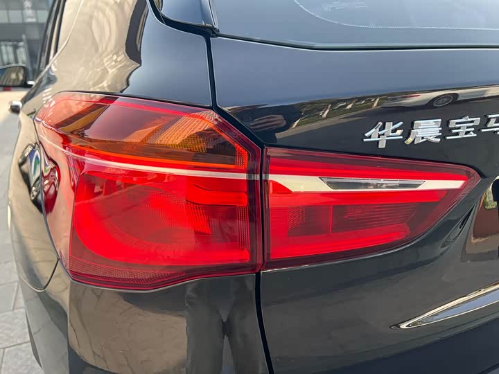 BMW X1 2018 x Drive 20 Li — фото 32