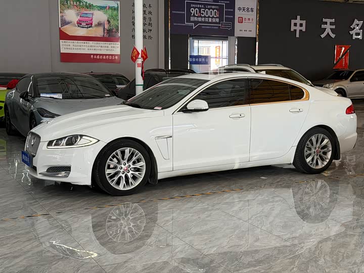 Jaguar XF 2015 XF 2.0 T — фото 3
