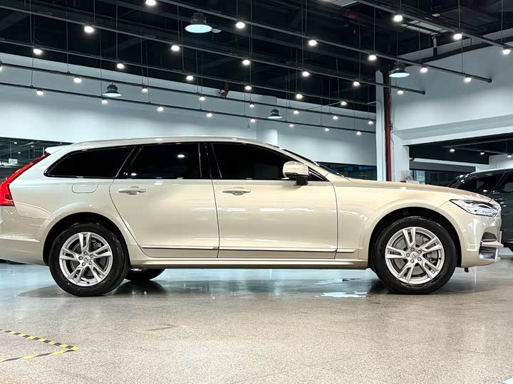 Volvo V90 2019 Cross Country T 5 AWD V — фото 9