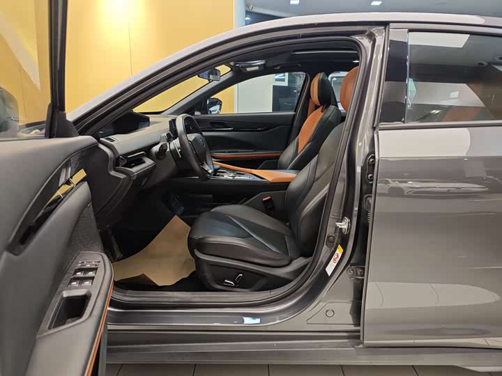Changan UNI-V 2022 1.5 T — фото 14