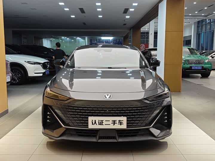 Changan UNI-V 2022 1.5 T — фото 3
