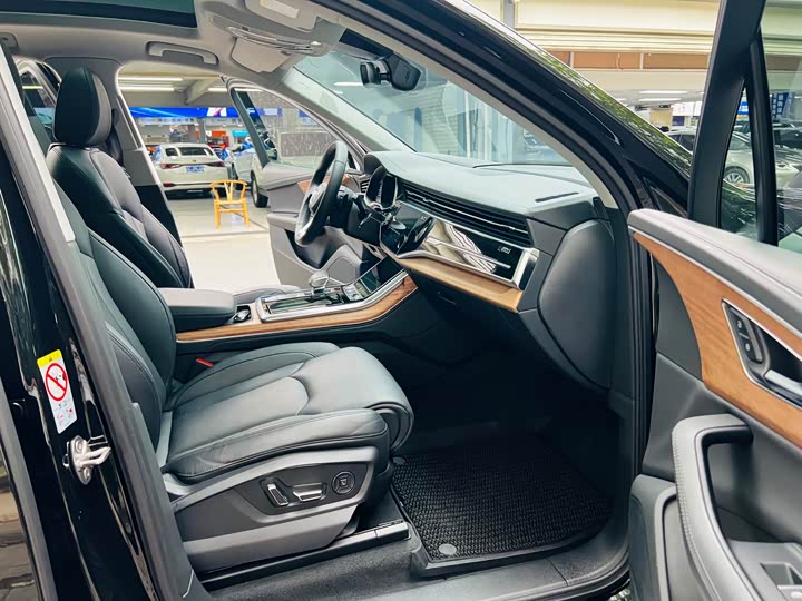 Audi Q7 2022 55 TFSI quattro S line Premium — фото 12