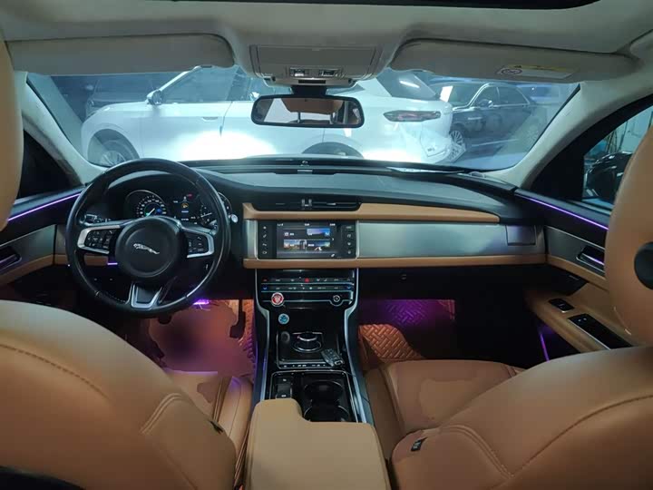 Jaguar XFL 2018 XFL 2.0 T 200 PS — фото 10