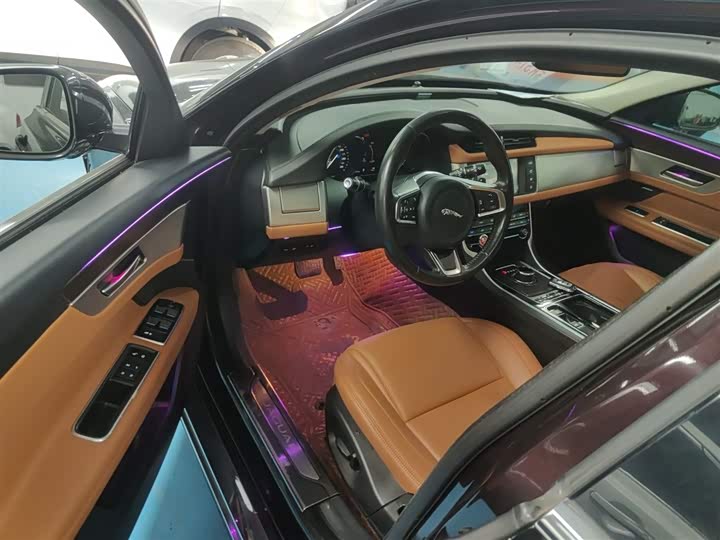 Jaguar XFL 2018 XFL 2.0 T 200 PS — фото 16