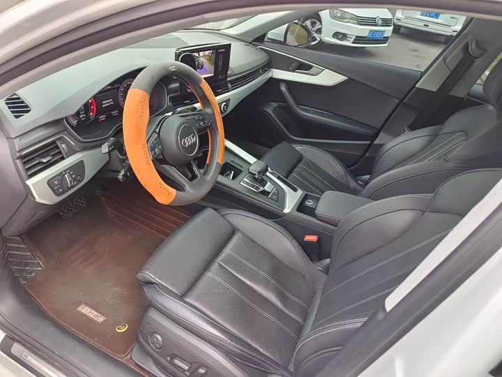 Audi A4L 40 TFSI люкс-динамик — фото 4