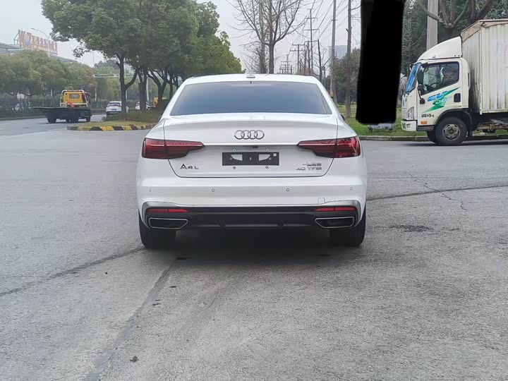 Audi A4L 40 TFSI люкс-динамик — фото 8