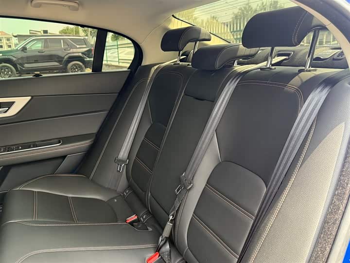 Jaguar XEL 2018 2.0 T 200 PS — фото 18
