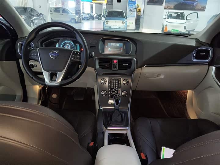 Volvo V40 2016 T 3 — фото 6