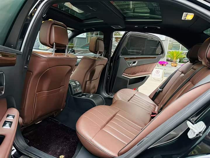 Mercedes-Benz E-Class E 320 L 4MATIC — фото 13