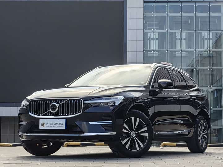 Volvo XC60 2024 B 5 4 WD — фото 1